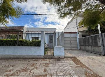 Casa · 188m² · 5 Ambientes · Venta Casa y Local, Larrañaga, 3 Dorm