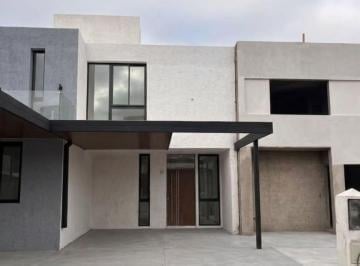 Casa · 136m² · 3 Ambientes · 2 Cocheras · Duplex en Docta Av