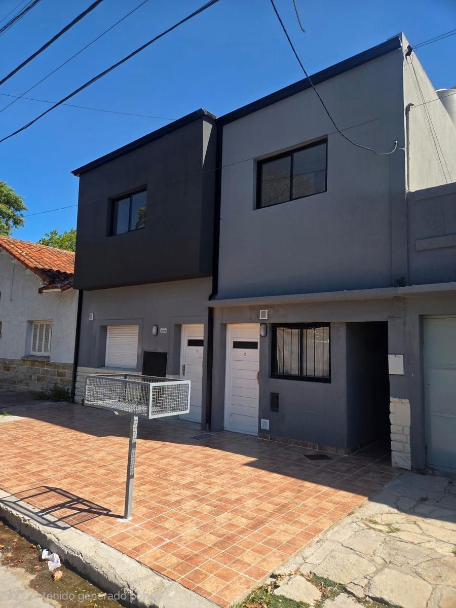 Venta ph 3 ambientes A la calle con acceso independiente