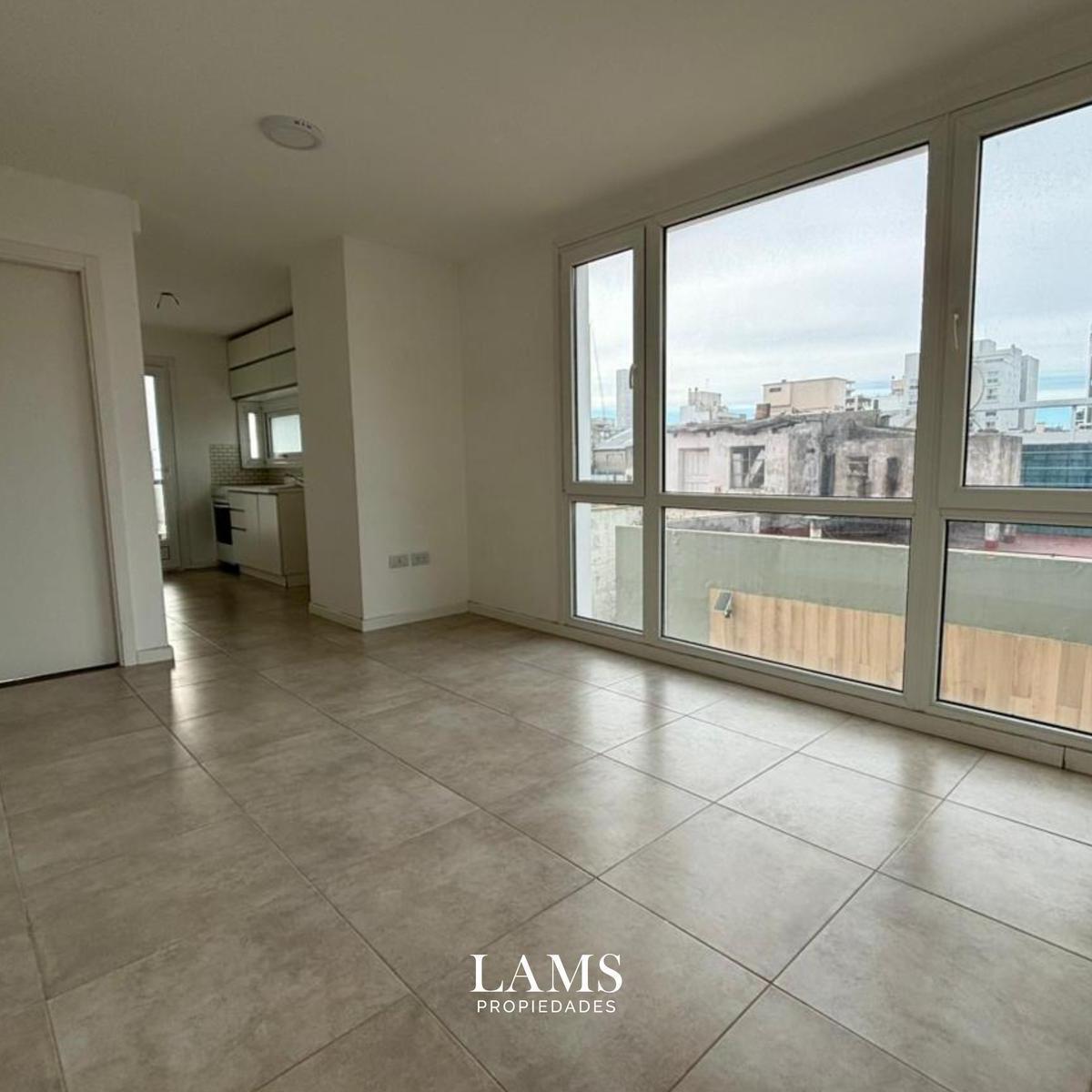 Venta Departamento 2 ambientes al frente con cochera - Zona Aldrey