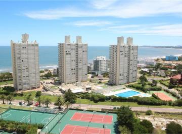 Departamento · 63m² · 3 Ambientes · Apartamento en Alquiler de Temporada Playa Mansa
