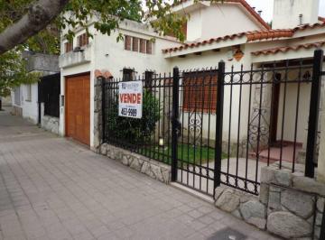 Casa · 150m² · 4 Dormitorios · 2 Cocheras · Cahlet Dos Plantas