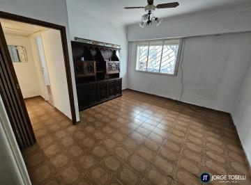 Departamento · 54m² · 3 Ambientes · Departamento de 3 Ambientes. Al Frente. Planta Baja. en Alquiler