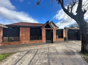 Casa de 5 ambientes, Ituzaingó · Casa en Venta en Una Planta con Pileta en Ituzaingo Norte
