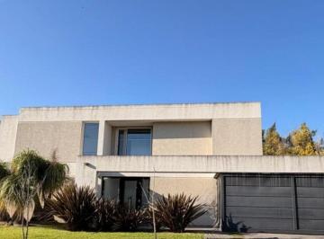 Casa · 183m² · 4 Ambientes · 2 Cocheras · Casa en Venta Buenos Aires Village Bella Vista