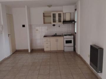 Departamento de 1 ambiente, Cipolletti · Monoambiente en Alquiler con Patio y Cochera – Edificio San Marino II