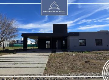 Casa · 198m² · 4 Ambientes · 2 Cocheras · Siete Soles - a Estrenar