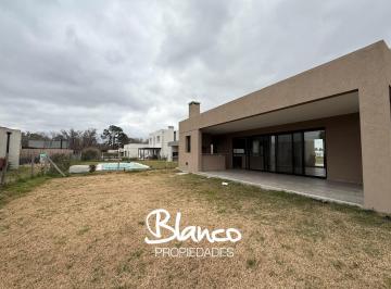Casa · 159m² · 4 Ambientes · 1 Cochera · Casa en Venta en Santo Tomas, Derqui, Pilar