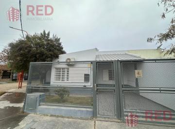 Casa · 192m² · 7 Ambientes · 1 Cochera · Vende Casa 5 Dorm. Barrio La Calendaria - Cipolletti