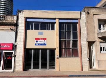 PH · 312m² · 8 Ambientes · 1 Cochera · Casa de Estilo, Años 70 — Centro de Paysandú