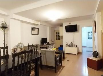 Casa · 165m² · 4 Ambientes · 2 Cocheras · Dupex en Venta 3 Dorm. en Santa Fe 3450