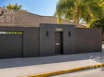 Casa · 6 Ambientes · 3 Cocheras · Casa en Adrogue