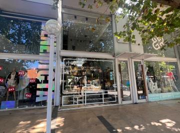 Local comercial · 70m² · 2 Ambientes · Local - Guemes
