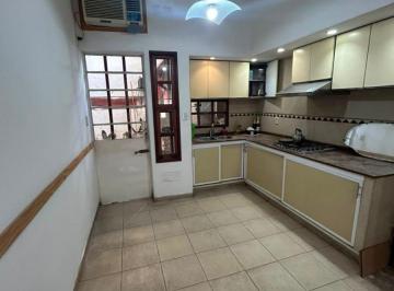 Casa de 5 ambientes, Ciudad de Santa Fe · Hermosa Casa Ubicada en Calle Lavalle 6815 (A 20 m de Av Galicia)
