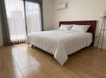 Casa · 152m² · 14 Ambientes · 2 Cocheras · Casa en Venta Claros del Bosque