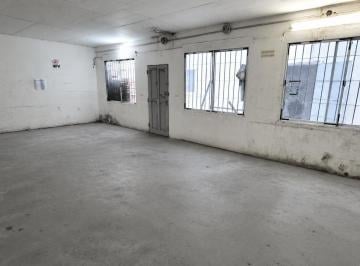 Local comercial · 200m² · 10 Ambientes · 1 Cochera · Deposito/ Local/ Oficina Excelente Ubicacion!