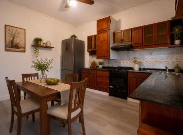 Casa · 80m² · 3 Ambientes · 2 Cocheras · Venta Casa 3 Amb Doble Lote Villa Luzuriaga