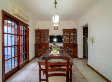 PH · 160m² · 4 Ambientes · 1 Cochera · PH en La Plata