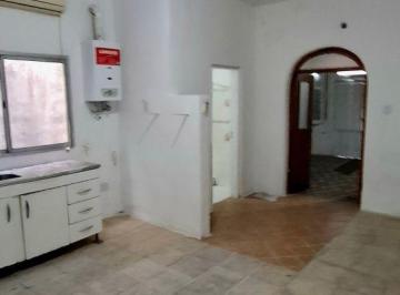 Casa de 3 ambientes, San Lorenzo · Casa Centrica en La Ciudad San Lorenzo
