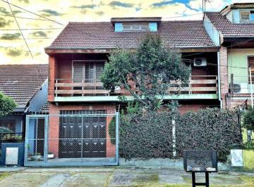 Casa · 159m² · 4 Ambientes · 2 Cocheras · Casa en Venta Almirante Brown Calzada 3 Dormitorio