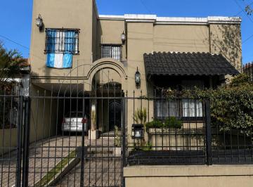 Casa de 4 ambientes, Quilmes · Casa 4 Ambientes con Parque