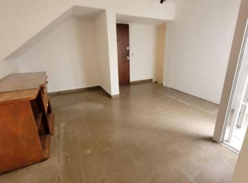 PH de 3 ambientes, La Plata · PH en Venta en La Plata | 2 Dorm. con Patio Interno!