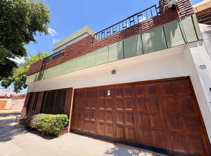 Casa · 115m² · 5 Ambientes · 2 Cocheras
