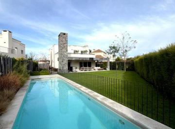 DJI_20260602_105055_464.jpg · Venta de Casa 5 Ambientes Barrio Ayres Plaza