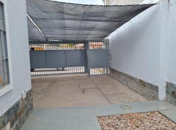 Departamento de 4 ambientes, Maipú · A m de Maza y Sarmiento, Maipú. Alquilo Departamento
