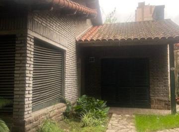 Casa · 180ha · 4 Ambientes · Casa a Refaccionar o Demoler Ideal Inversores!