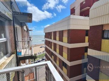 Departamento · 58m² · 3 Ambientes · Alquiler Temporario - Departamento Tres Ambientes con Balcon Lateral - Boulevard Maritimo 3039