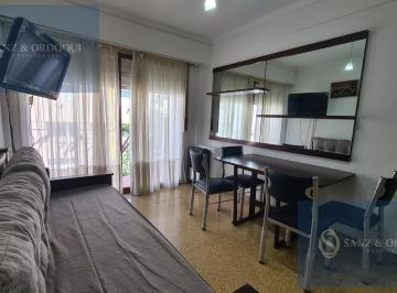 Departamento · 35m² · 2 Ambientes · Alquiler Temporario - Departamento Dos Ambientes con Balcon - Santa Fe 2046