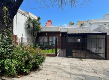Casa · 94m² · 3 Ambientes · 1 Cochera · Venta Casa 3 Ambientes en Saavedra