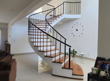 Casa · 360m² · 5 Ambientes · 1 Cochera · Casa en Venta en San Gabriel, Villanueva, Tigre