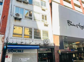 Oficina comercial · 80m² · 5 Ambientes · 1 Cochera · Gran Oficina con Coch Cubierta. 2 Baños y Kichinette. Oport!