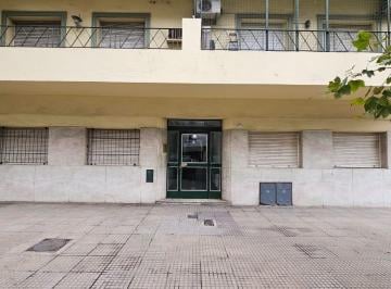 Departamento · 55m² · 3 Ambientes · Venta Departamento con Jardín Apto Profesional 3 Amb.