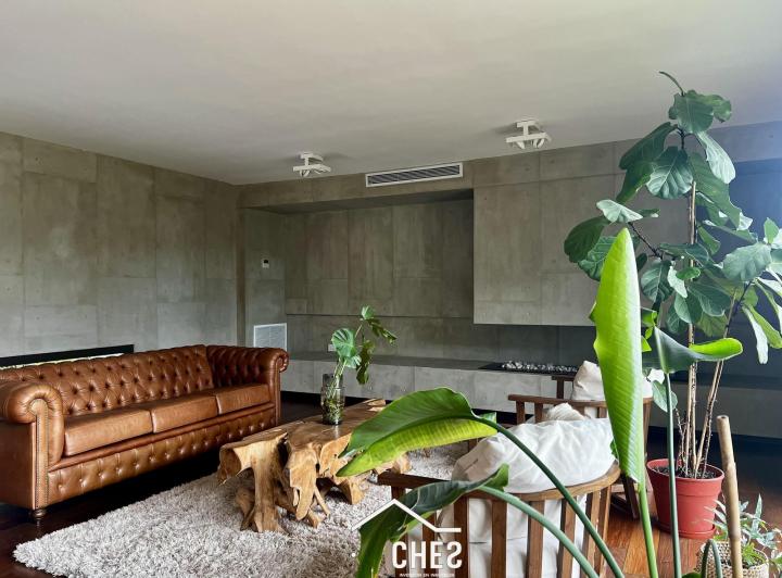 Casa · 678m² · 7 Ambientes · 3 Cocheras