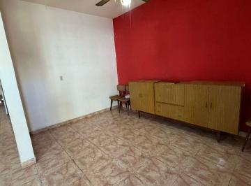 Casa de 2 ambientes, Lanús · Casa de 80 m² con 1 Dormitorio en Venta en Lanús Oeste