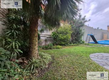 Casa · 380m² · 5 Ambientes · 1 Cochera · Casa en Alquiler a m de Av Mitre