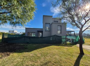 Casa · 130m² · 3 Ambientes · 2 Cocheras · Casa | Lote 458 | 157 m² | 2 Dorm + Escritorio |