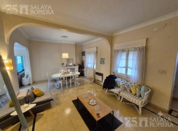 Casa · 198m² · 4 Ambientes · 1 Cochera · Casa 4 Ambientes en Olivos
