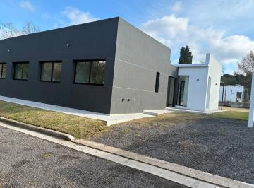 Casa · 95m² · 3 Ambientes · 1 Cochera · Casa en Venta - City Bell