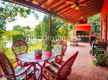 Casa · 155m² · 3 Ambientes · 3 Cocheras · Casa en Venta en Champagnat, Estancias del Pilar