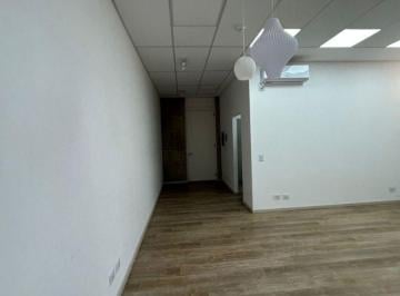 Oficina comercial de 4 ambientes, Luzuriaga · Oficina en Alquiler en El Centro Empresarial Torreon
