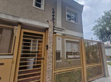 Casa de 4 ambientes, San Isidro · Gral. Lamadrid 1300 - Villa Adelina - Acepta Permuta