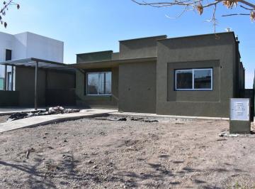 Casa de 6 ambientes, Carrodilla · Casa en Venta B° La Luisa - Lujan de Cuyo