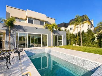 Casa · 186m² · 5 Ambientes · 2 Cocheras · Casa en Venta en Puertos, Marinas, 3 Dorm., Al Agua
