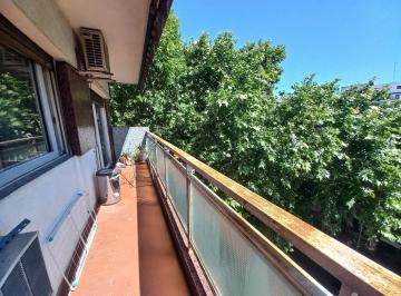 Departamento · 85m² · 4 Ambientes · Venta Departamento - Flores - Frente - Balcon