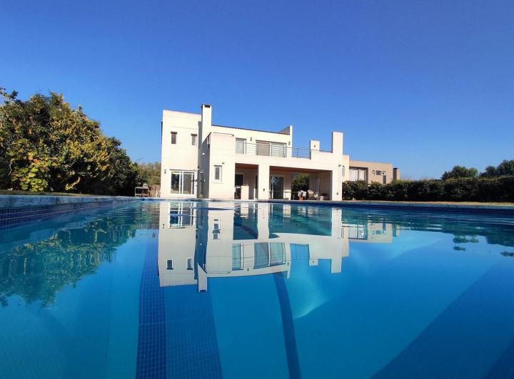 Casa en alquiler en Santa Teresa · 8 ambientes