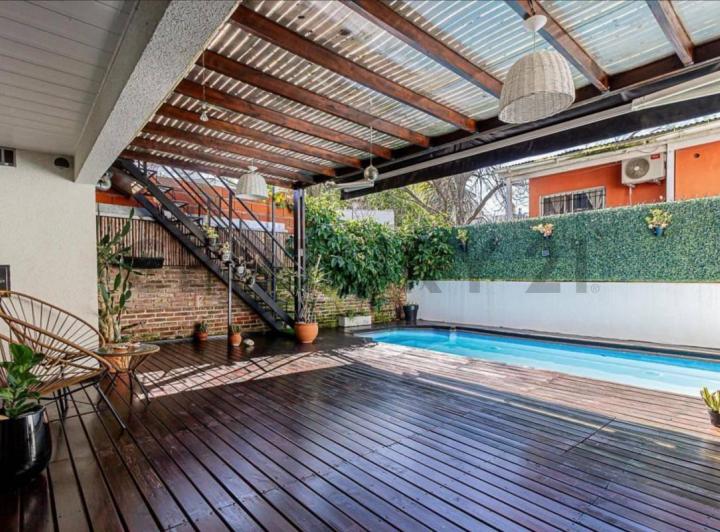 Casa · 236m² · 7 Ambientes · 1 Cochera